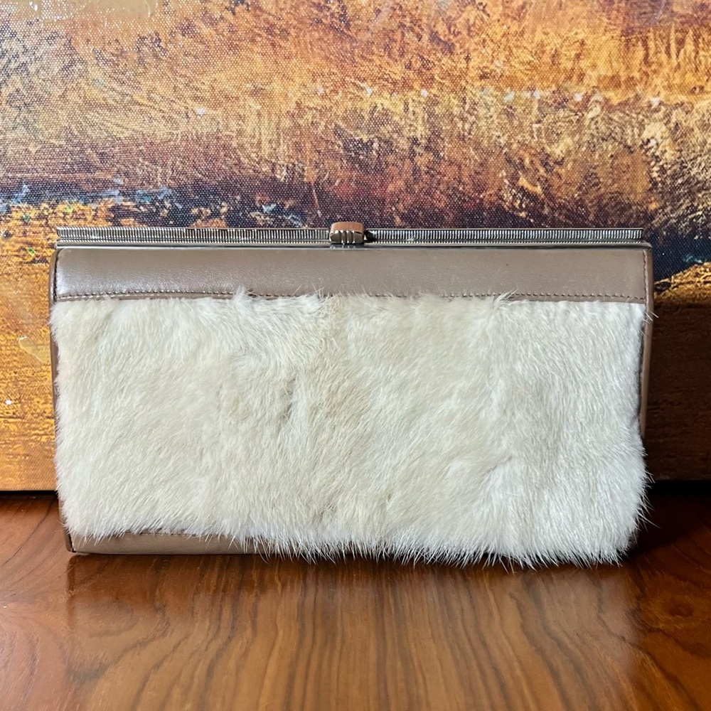 ArtiCanada Vintage Elegance: Genuine Leather and Mink Clutch Great Condition